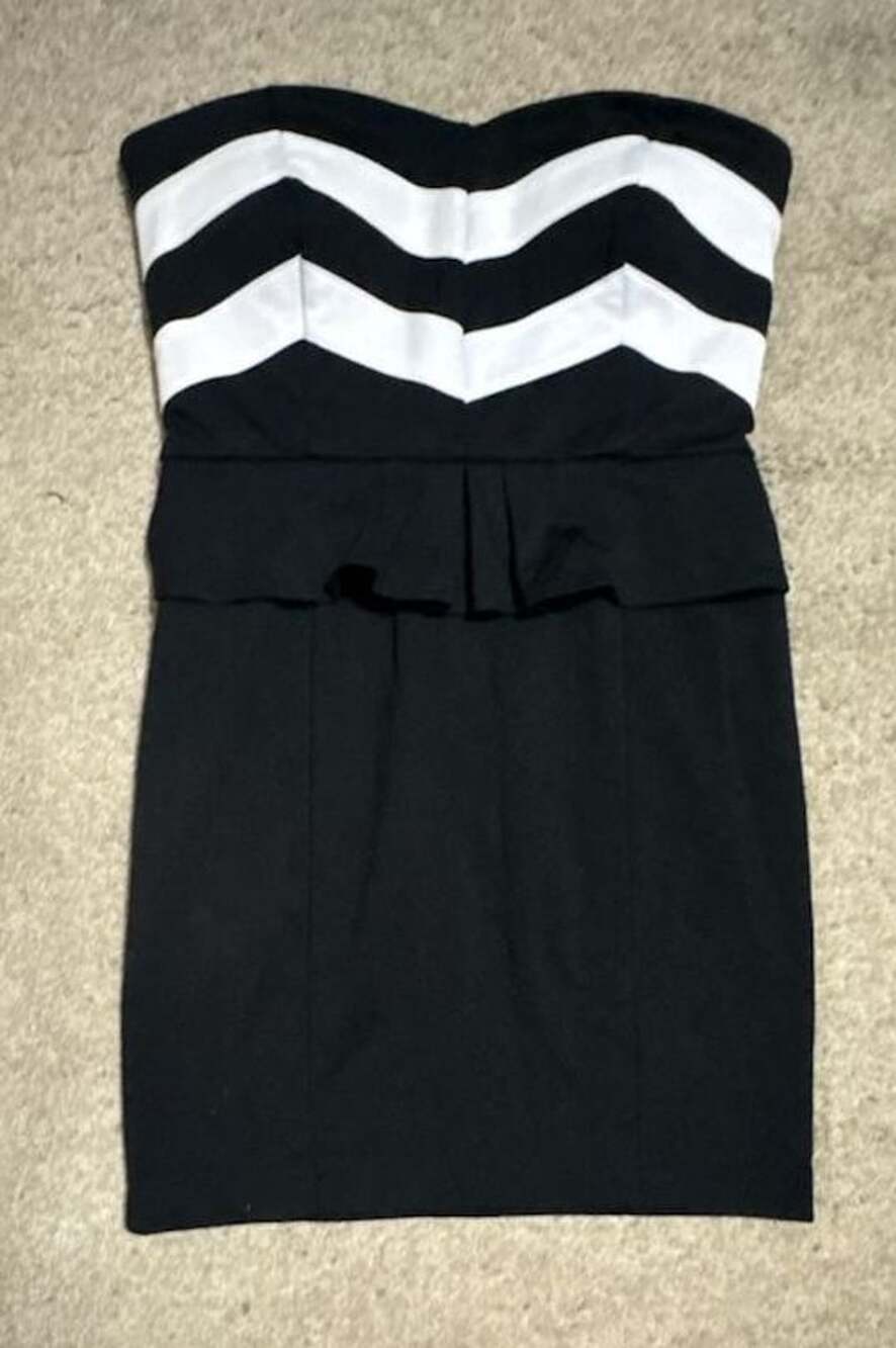 Forever 21 Black and White Chevron Strapless Dress Size L